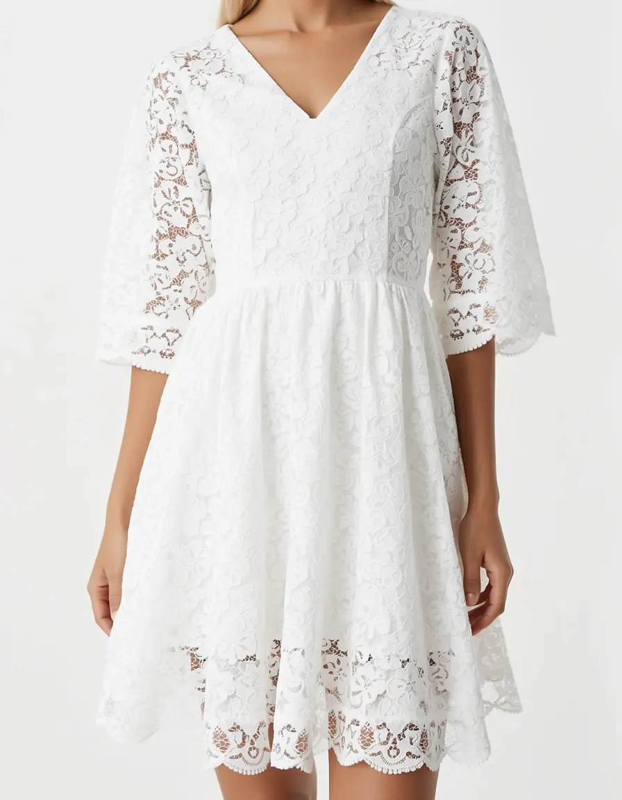 Vestido blanco corto de encaje con mangas