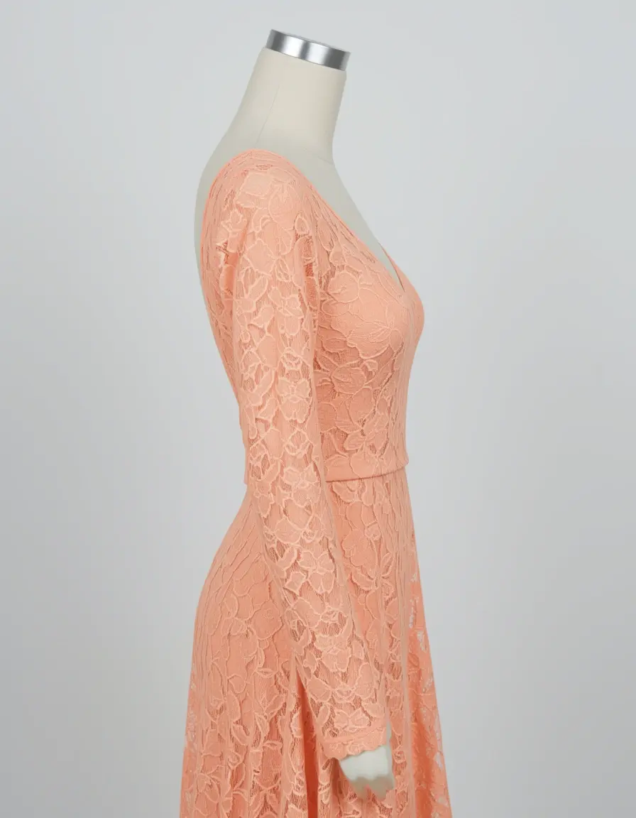 Vestido Midi Lace Guest color melocotón